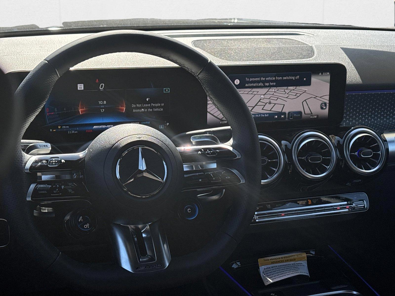 2025 Mercedes-Benz GLB GLB35 AMG - Photo 18