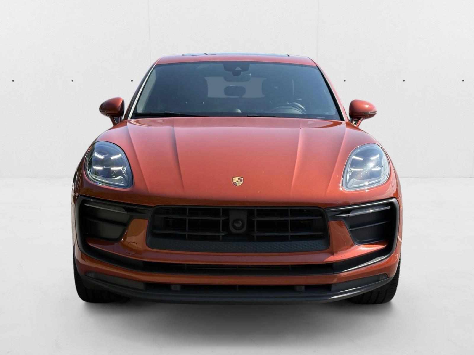 2023 Porsche Macan T photo 2