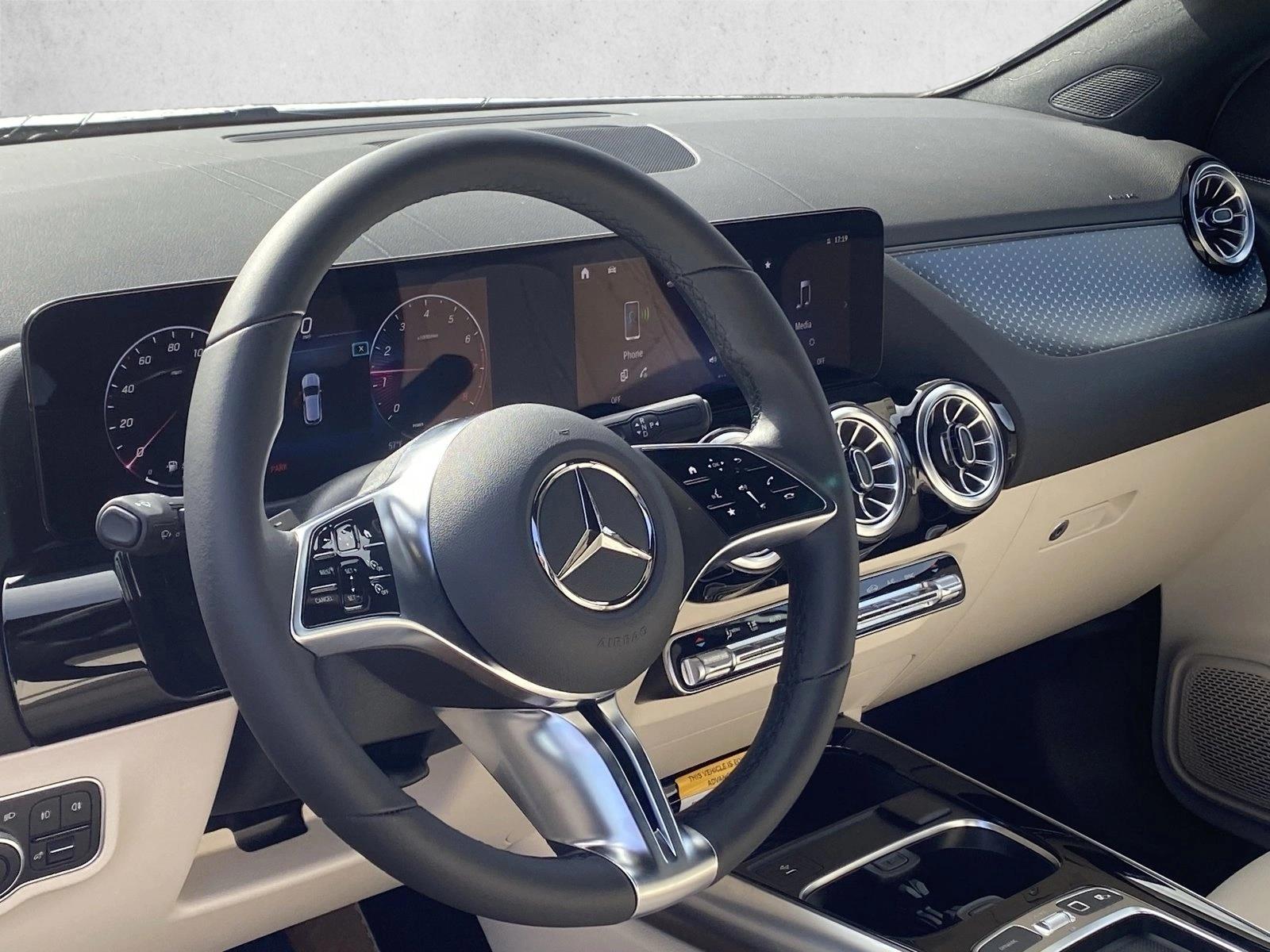 2025 Mercedes Benz GLA 250 photo 3