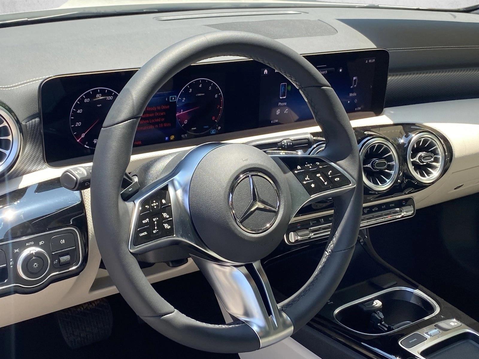 2025 Mercedes Benz CLA 250 photo 3