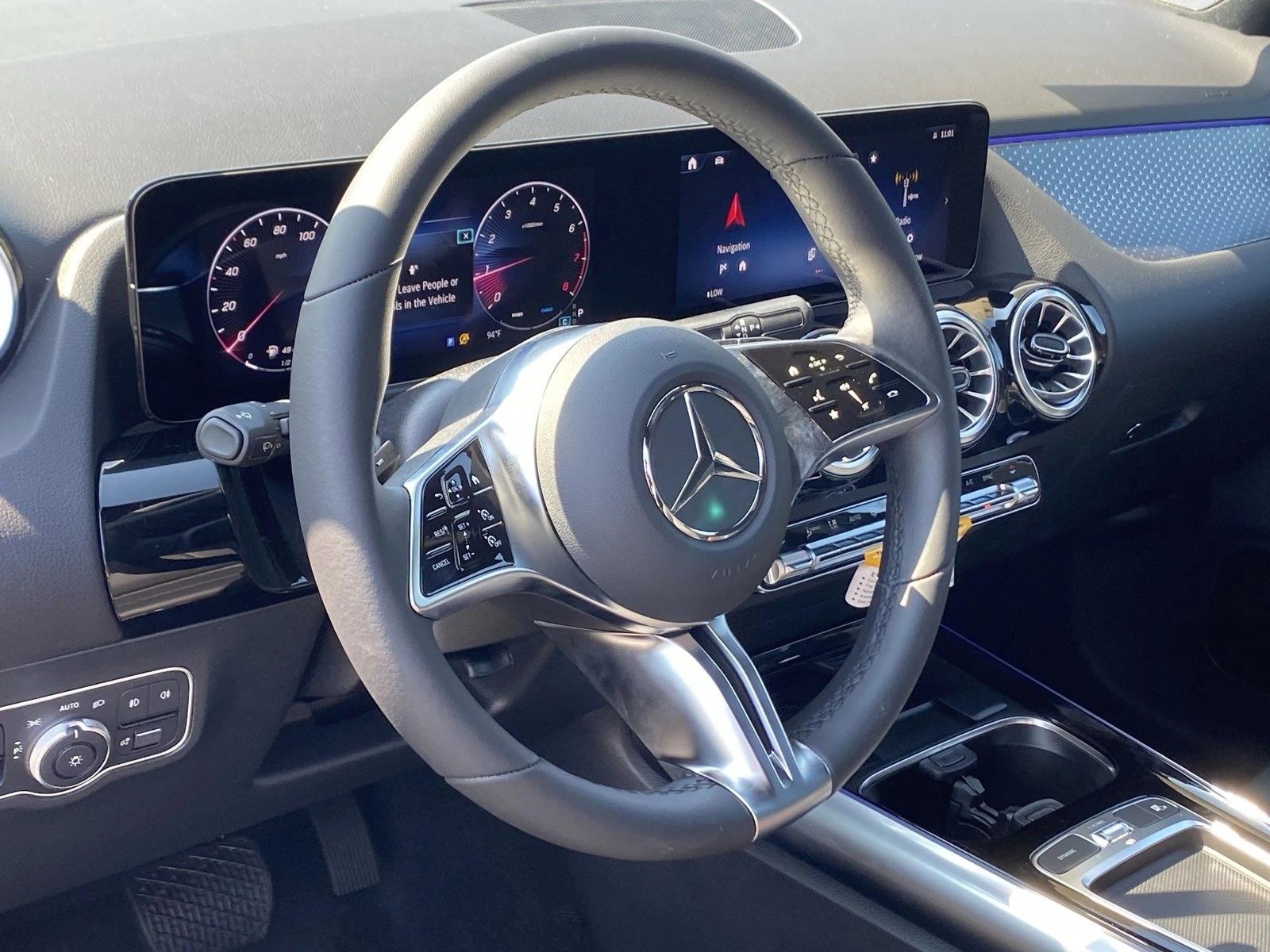 2025 Mercedes Benz GLA 250 photo 2