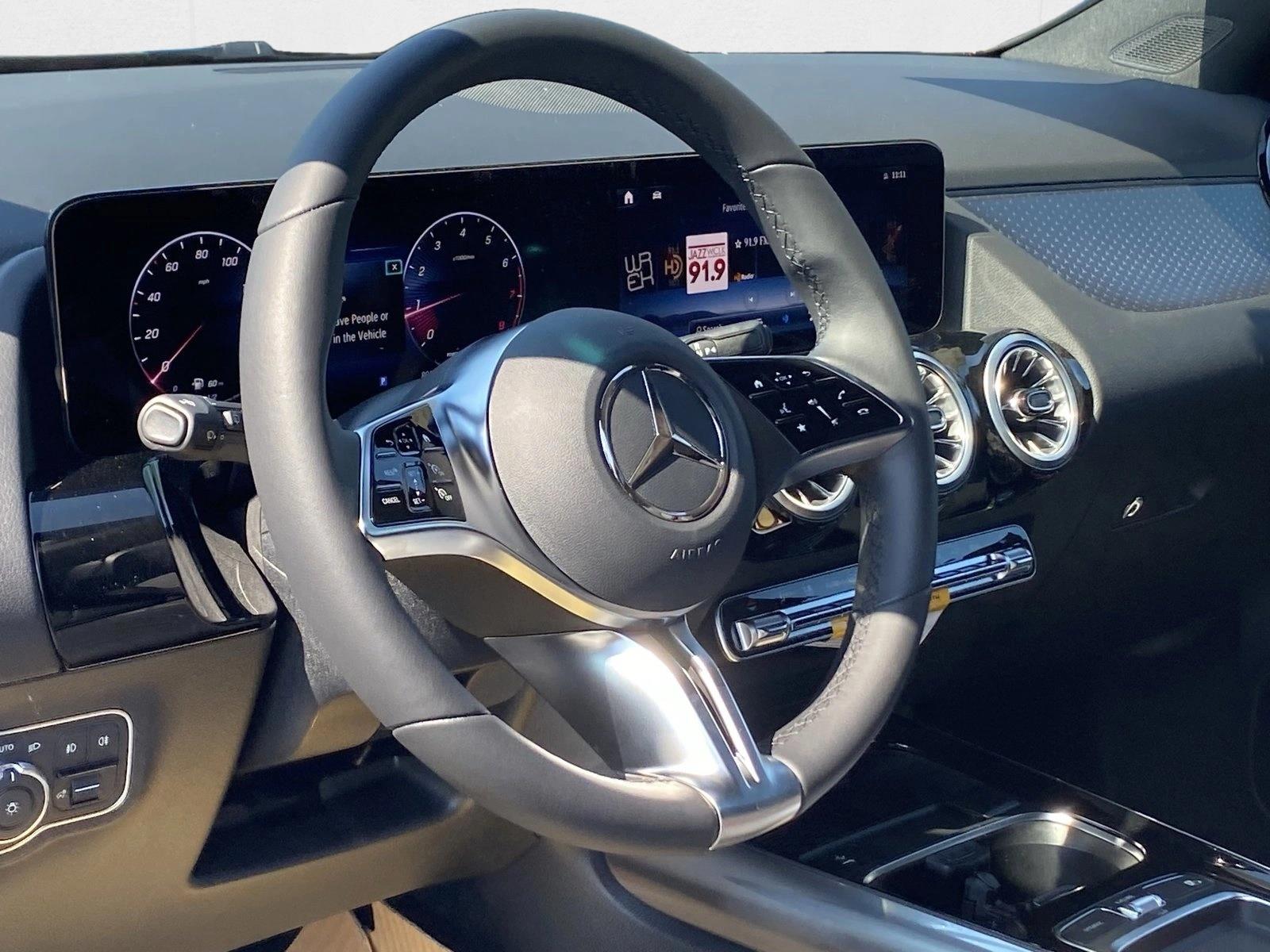 2025 Mercedes Benz GLA 250 photo 2