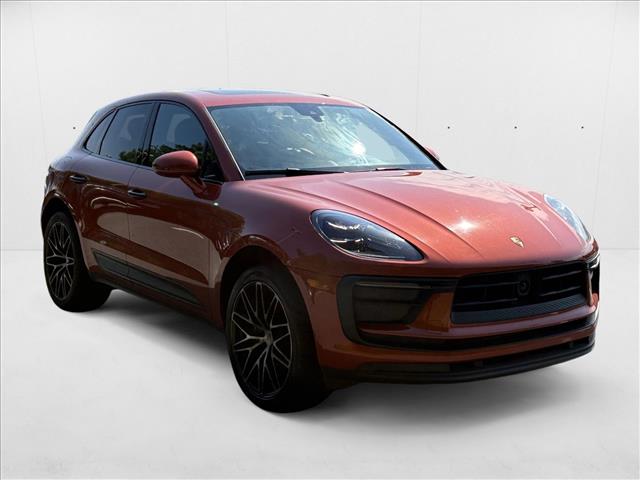 2023 Porsche Macan T photo 4