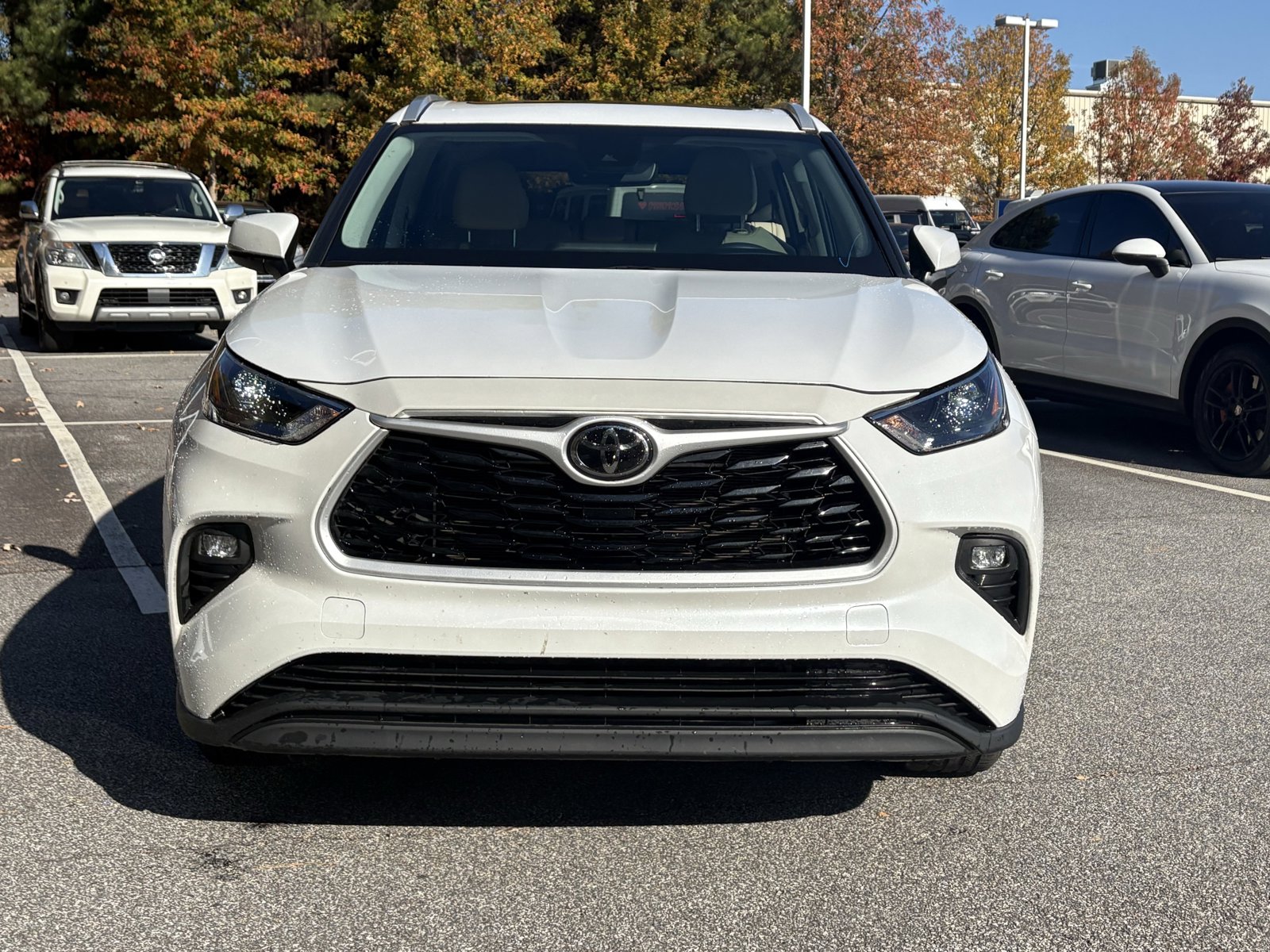 2023 Toyota Highlander XLE photo 2