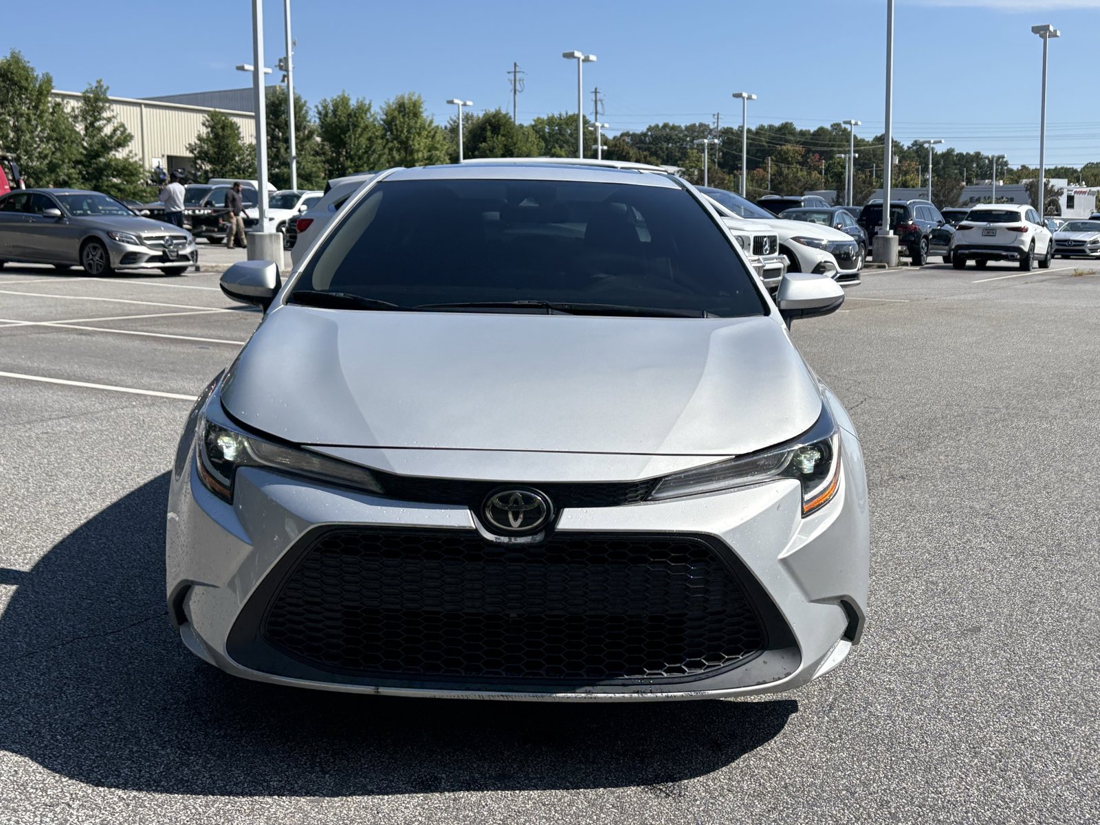 2022 Toyota Corolla LE photo 2