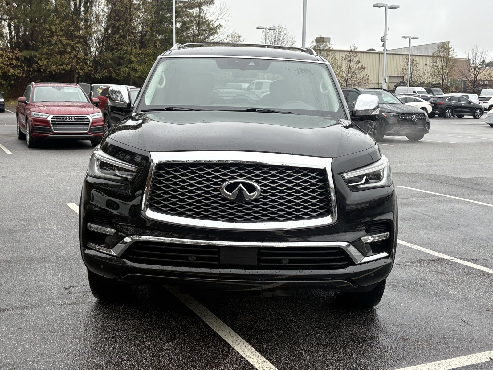 2018 Infiniti QX80 photo 2