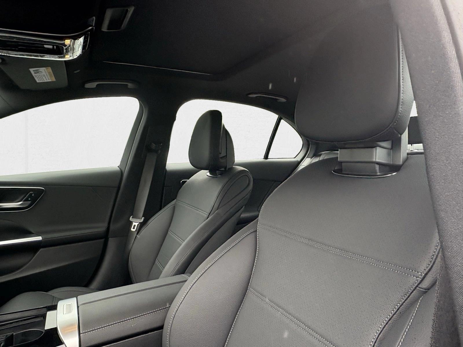 2025 Mercedes-Benz C-Class Sedan C 300 - Photo 15