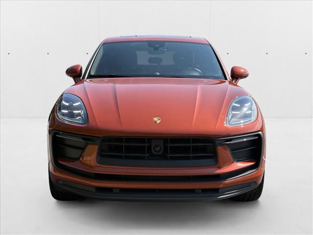 2023 Porsche Macan T photo 2