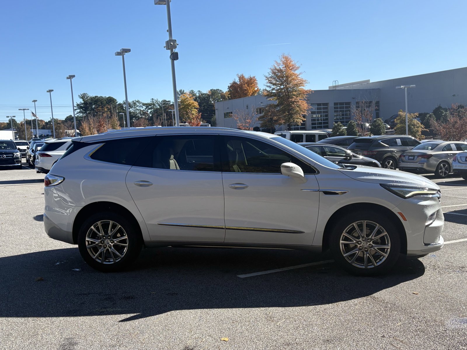 2024 Buick Enclave Essence photo 4