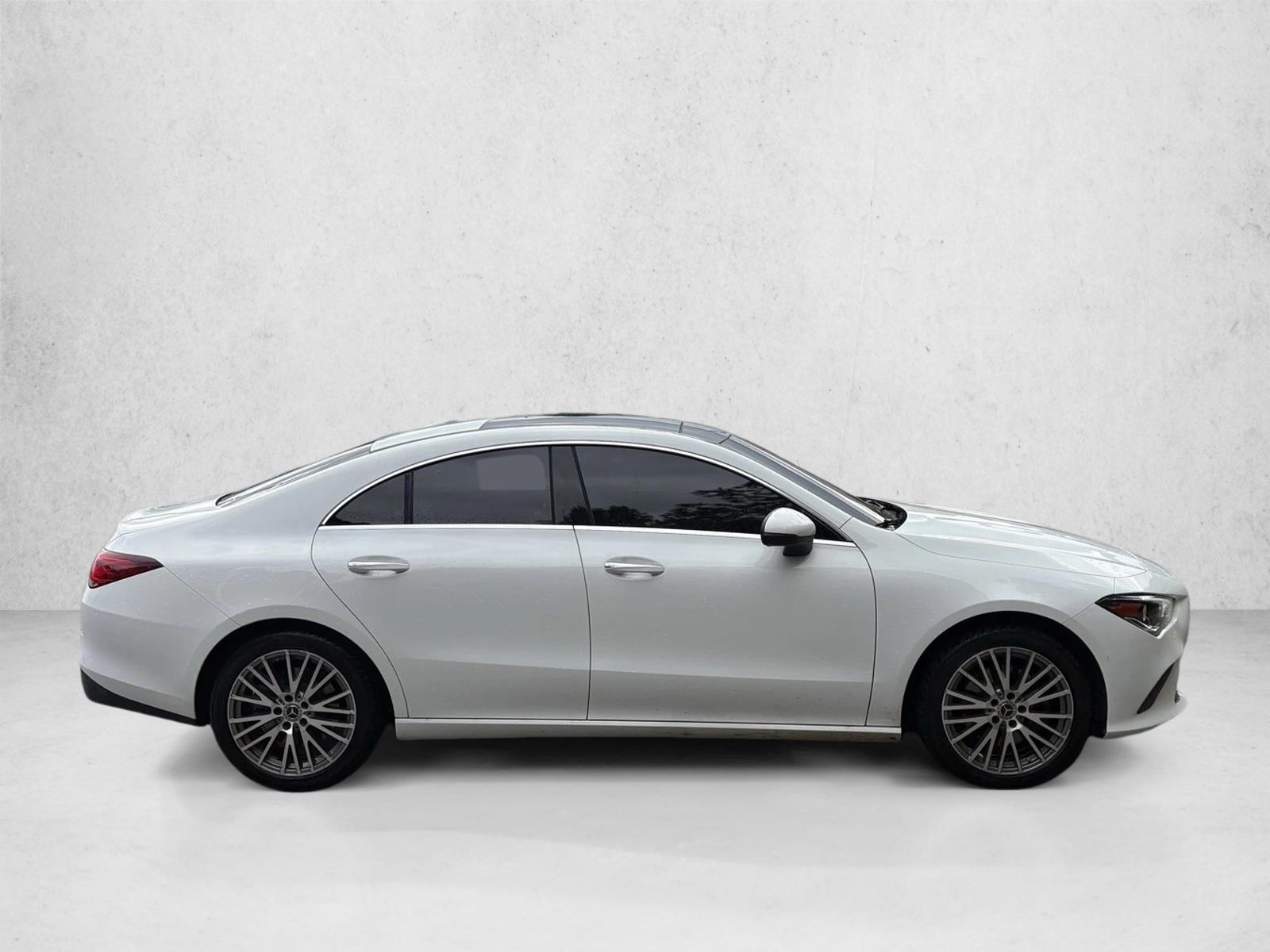 2022 Mercedes Benz CLA 4MATIC photo 4