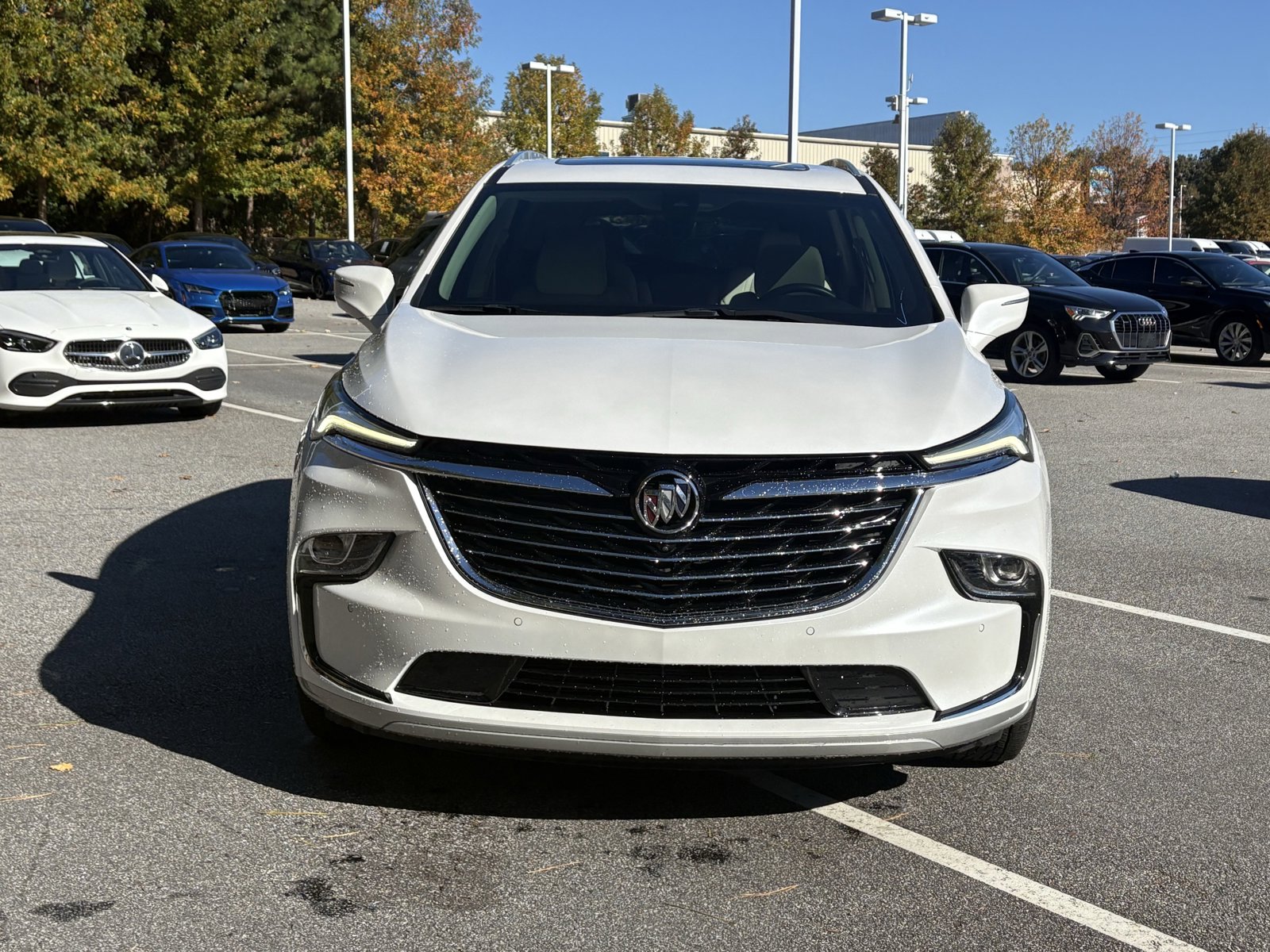 2024 Buick Enclave Essence photo 2