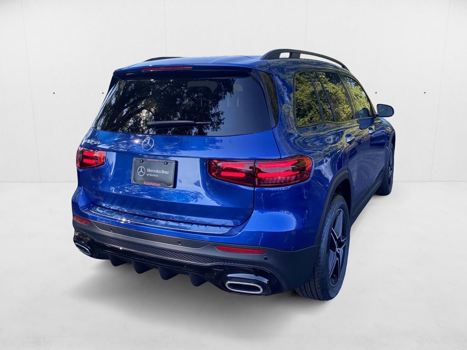 2025 Mercedes Benz GLB 250 photo 2