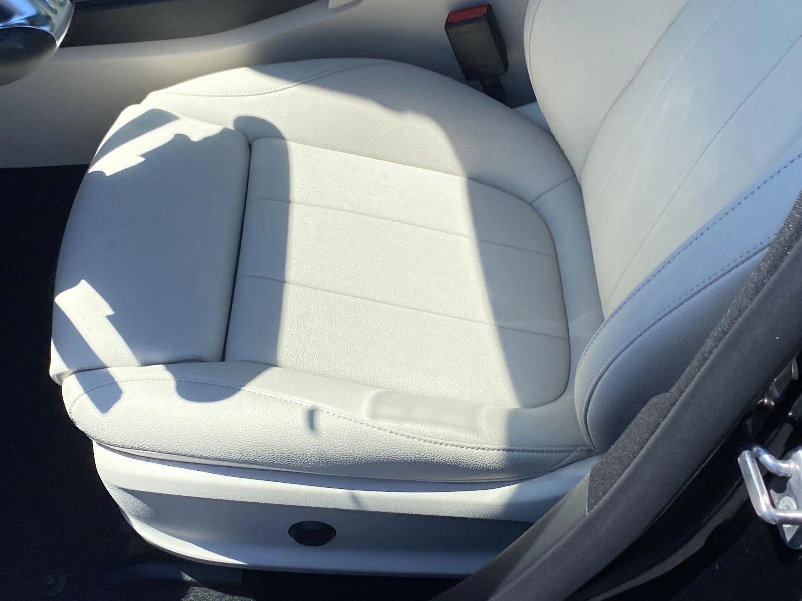 2025 Mercedes Benz CLA 250 photo 4