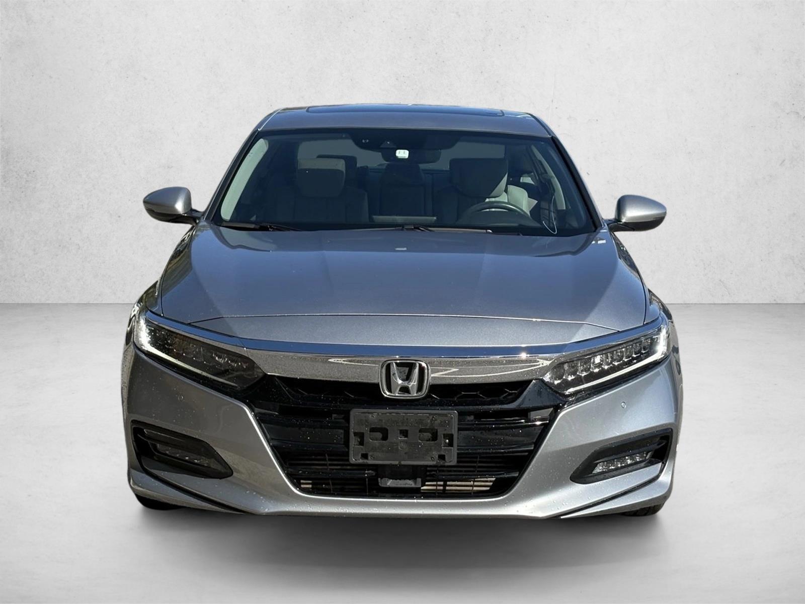 2018 Honda Accord Touring photo 2