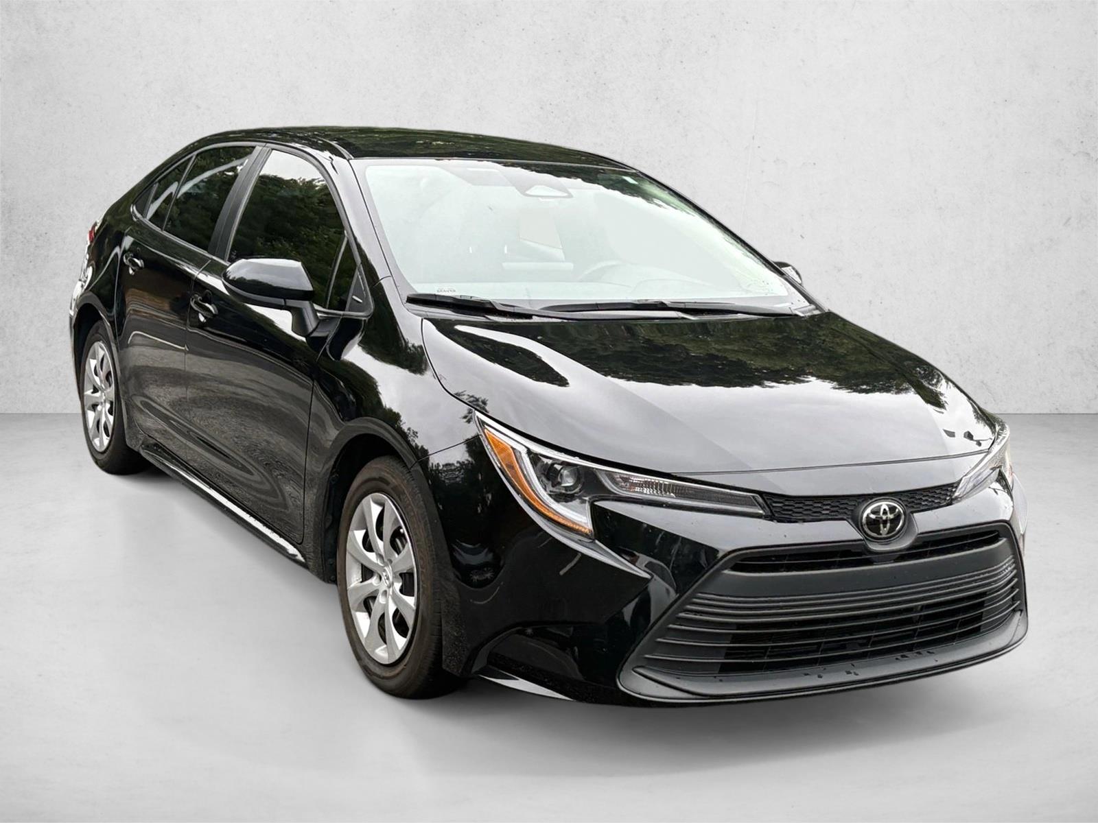 2023 Toyota Corolla LE photo 3