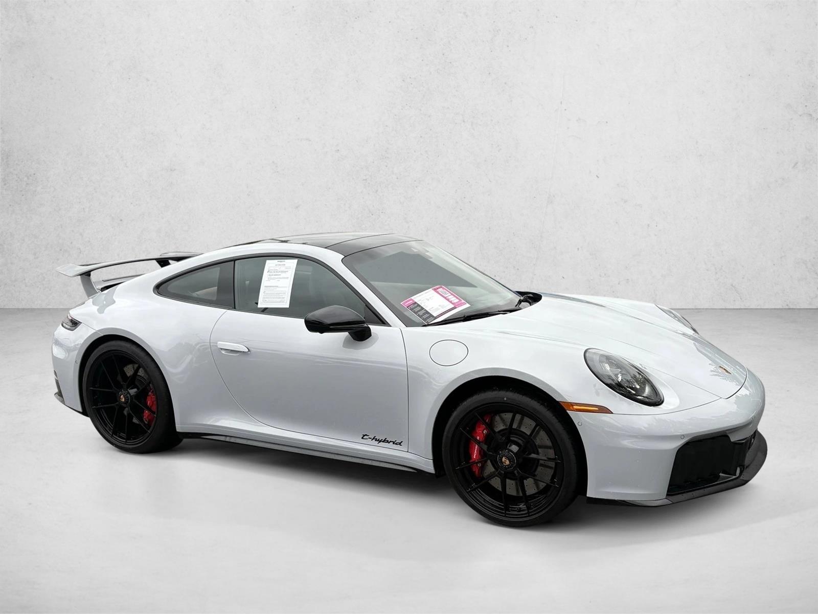 2025 Porsche 911 GTS photo 4