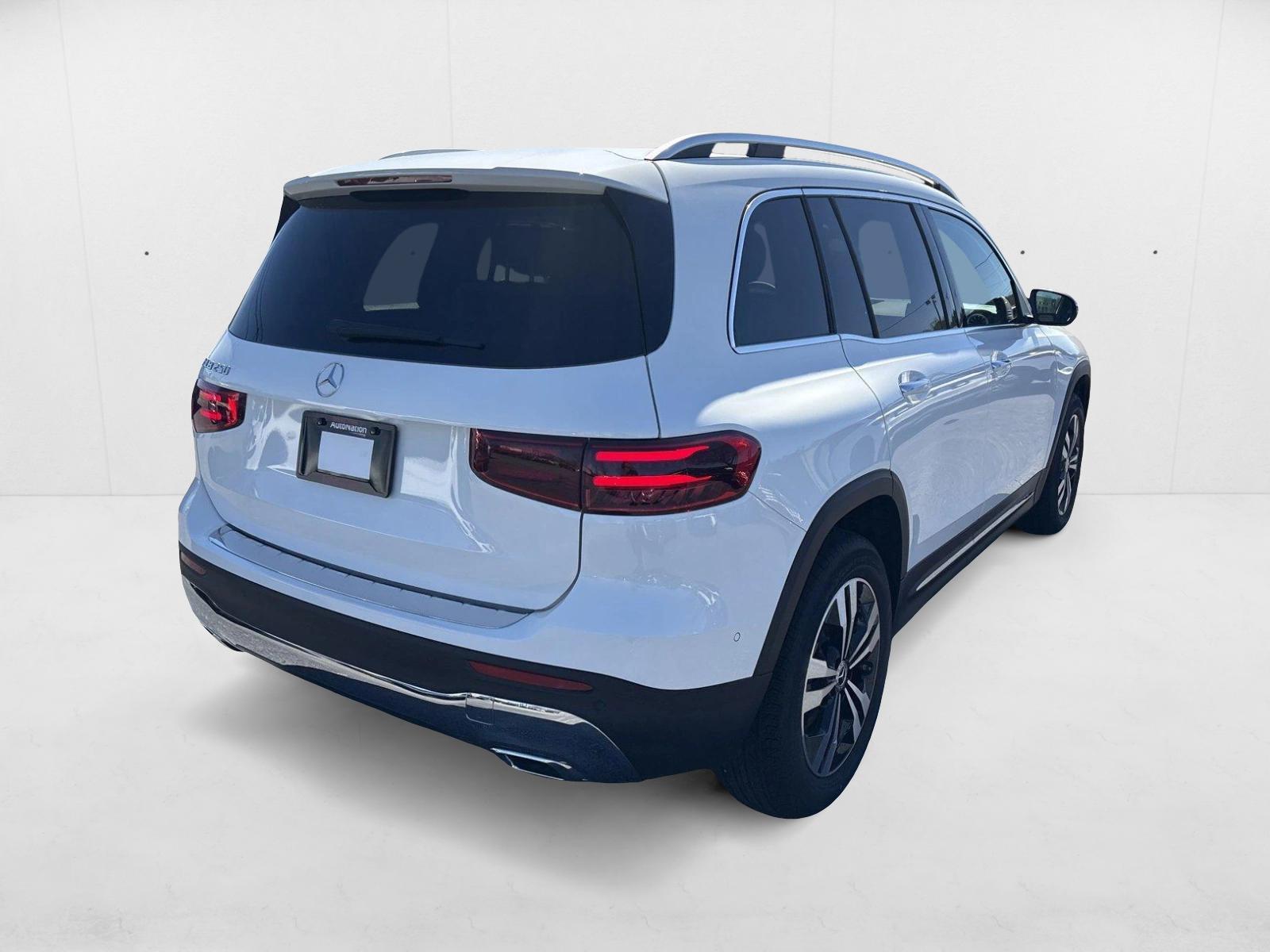 2025 Mercedes Benz GLB 250 photo 2