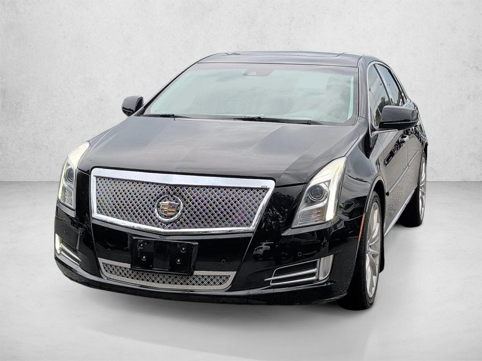2013 Cadillac XTS 3.6L FWD Platinum Collection's photo