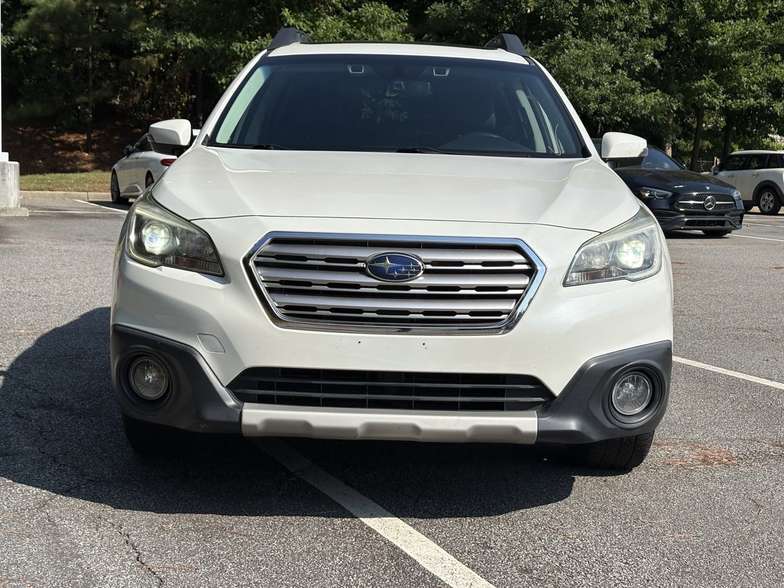 2017 Subaru Outback 2.5i Limited photo 2