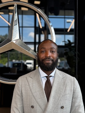 Staff member Desmond Wallace from ID_fbb4310106e2