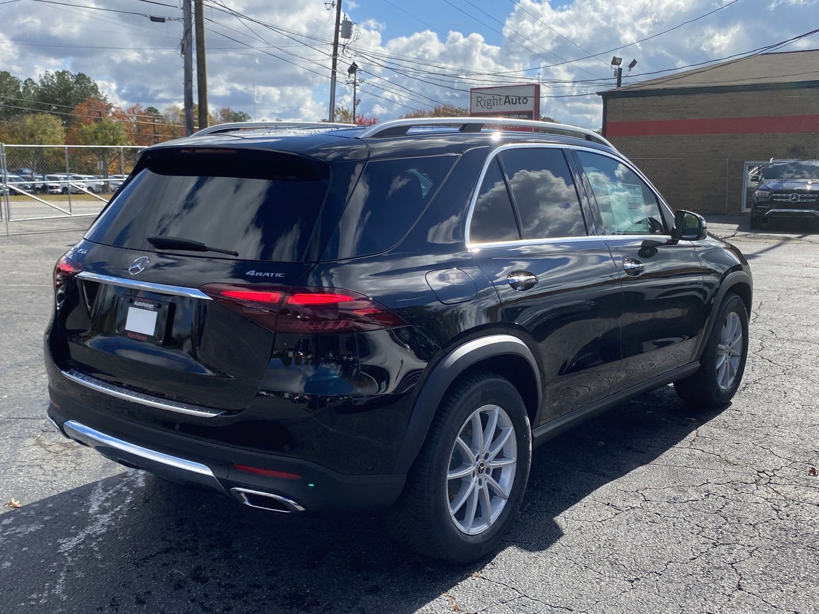 2025 Mercedes Benz GLE 450 4MATIC photo 2