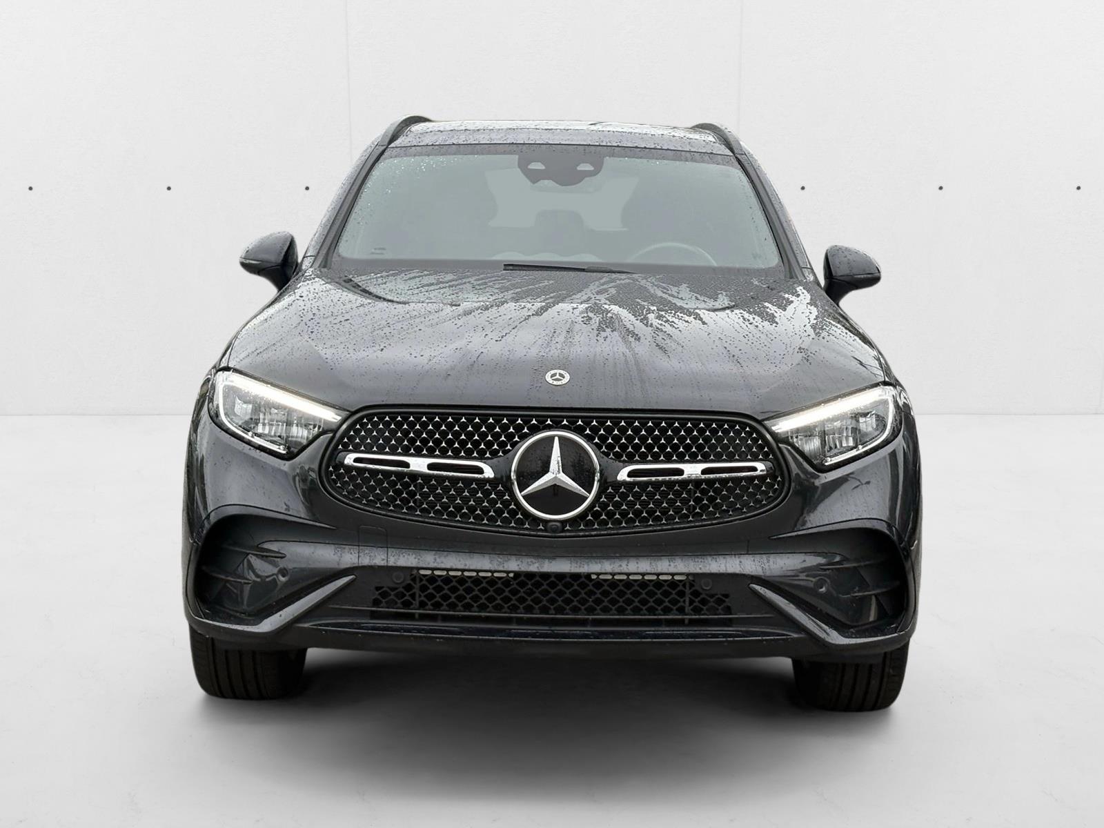 2024 Mercedes Benz GLC 300 photo 2