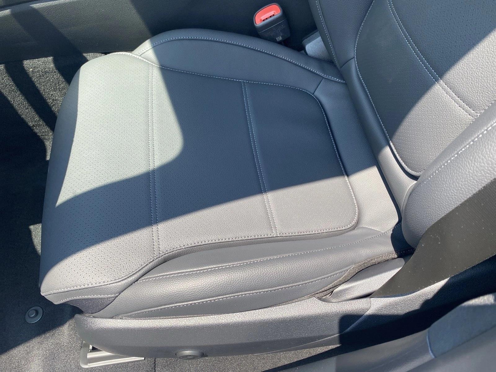 2024 Mercedes Benz C 300 Sedan photo 4