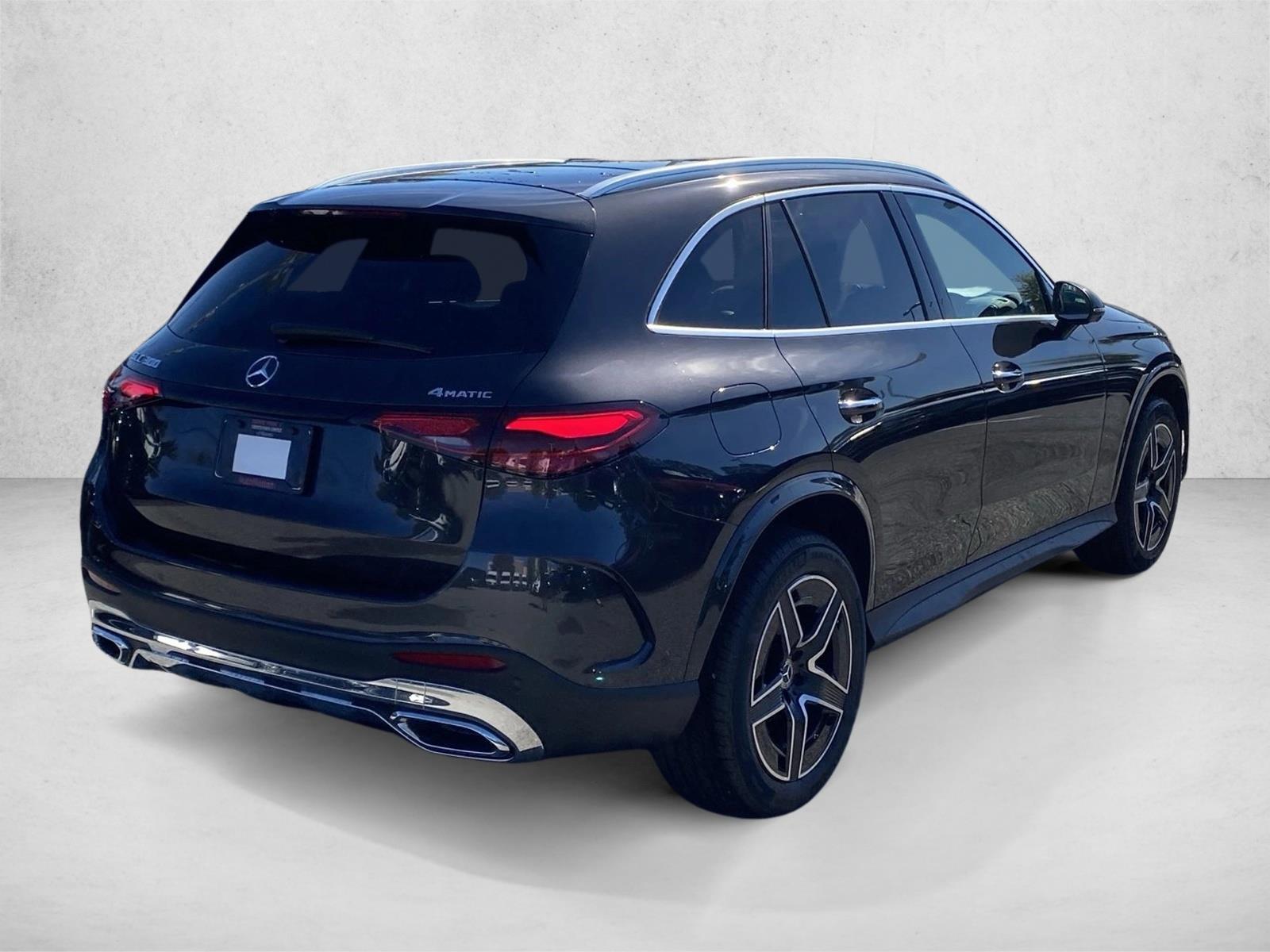 2025 Mercedes Benz GLC 300 4MATIC photo 2