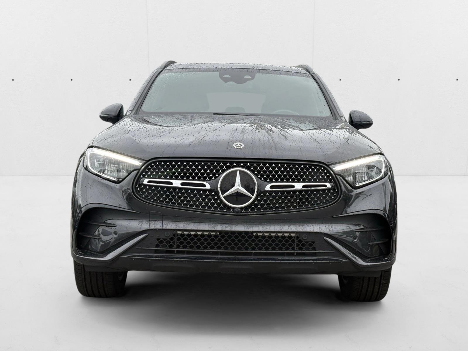 2024 Mercedes Benz GLC 300 photo 3