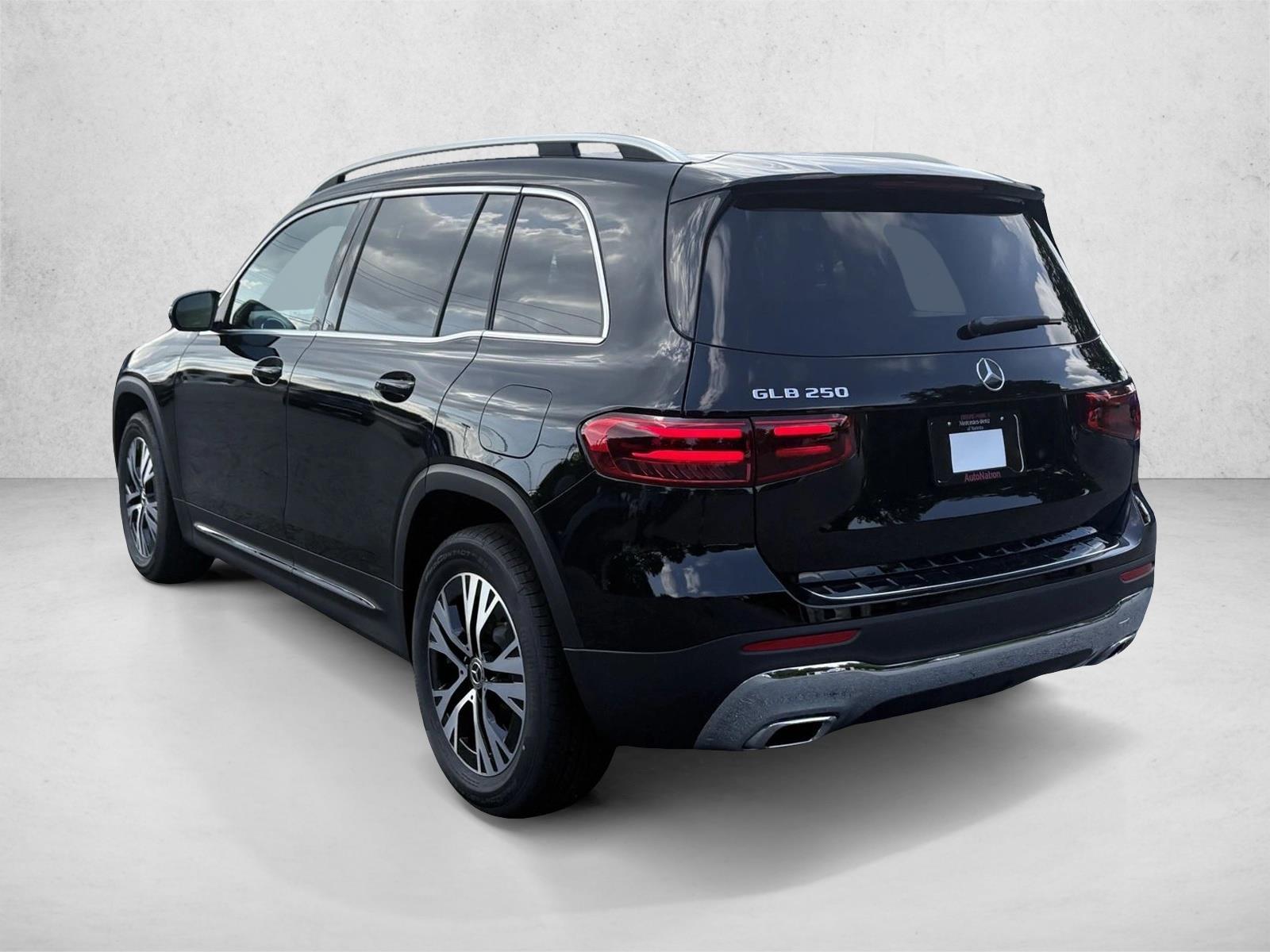 2025 Mercedes-Benz GLB Base - Photo 7