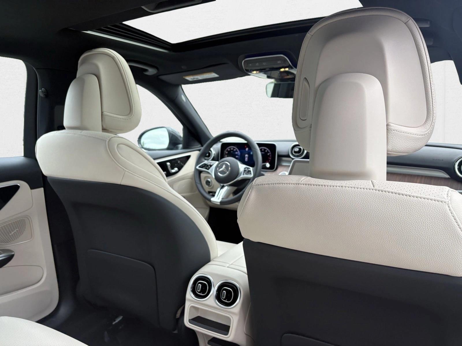 2025 Mercedes-Benz C-Class Sedan C 300 - Photo 19