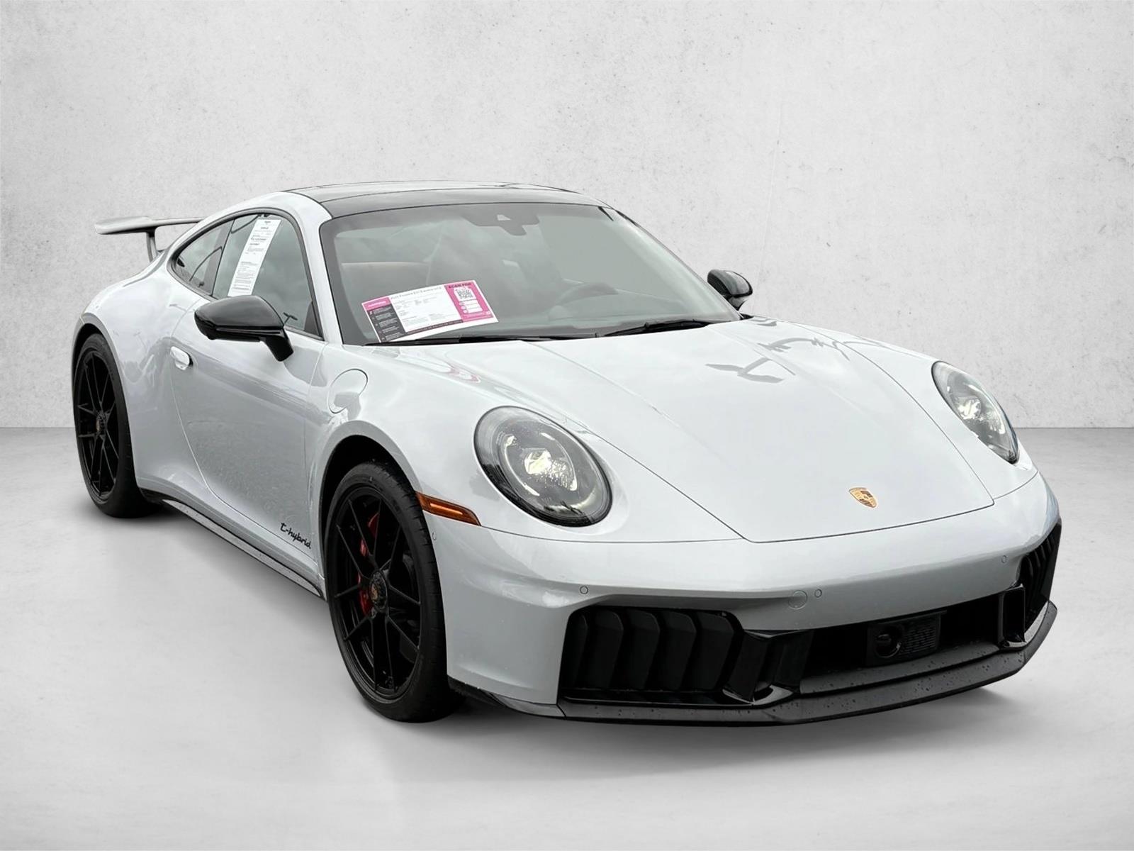 2025 Porsche 911 GTS photo 3