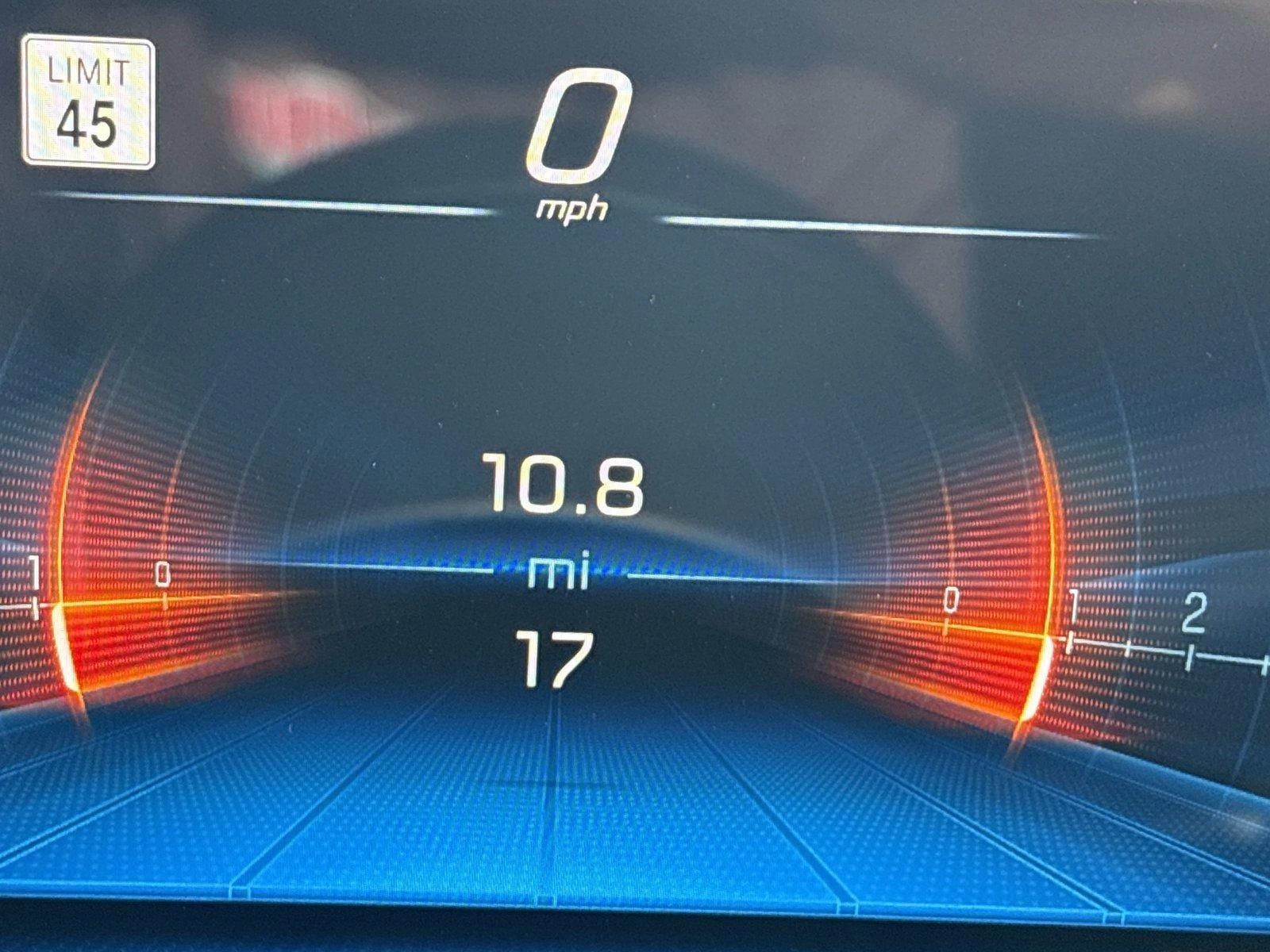 2025 Mercedes-Benz GLB GLB35 AMG - Photo 11