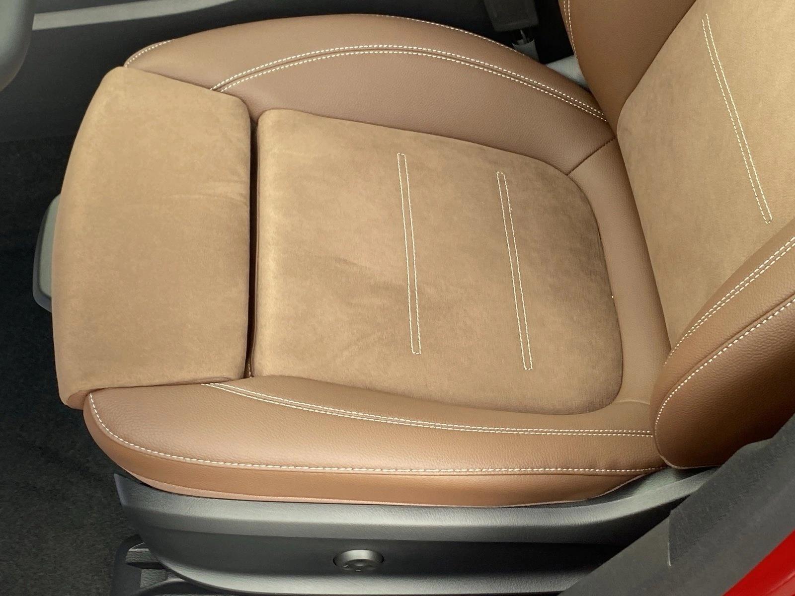 2025 Mercedes Benz CLA 250 photo 4