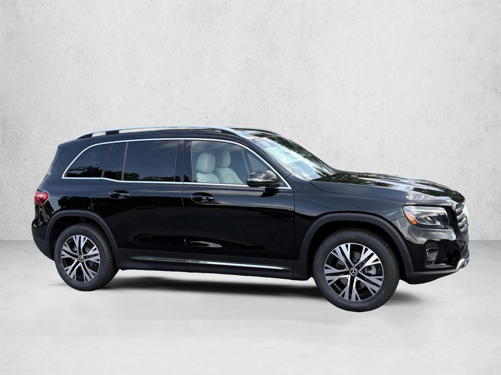 2025 Mercedes-Benz GLB Base - Photo 4