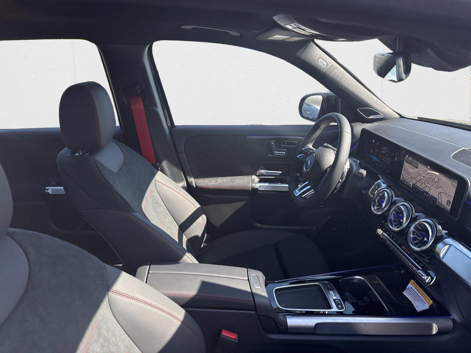 2025 Mercedes-Benz GLB GLB35 AMG - Photo 26