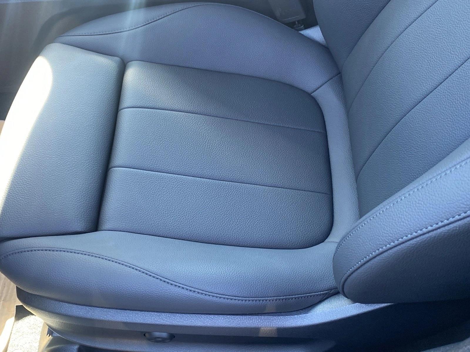 2025 Mercedes Benz GLB 250 photo 4