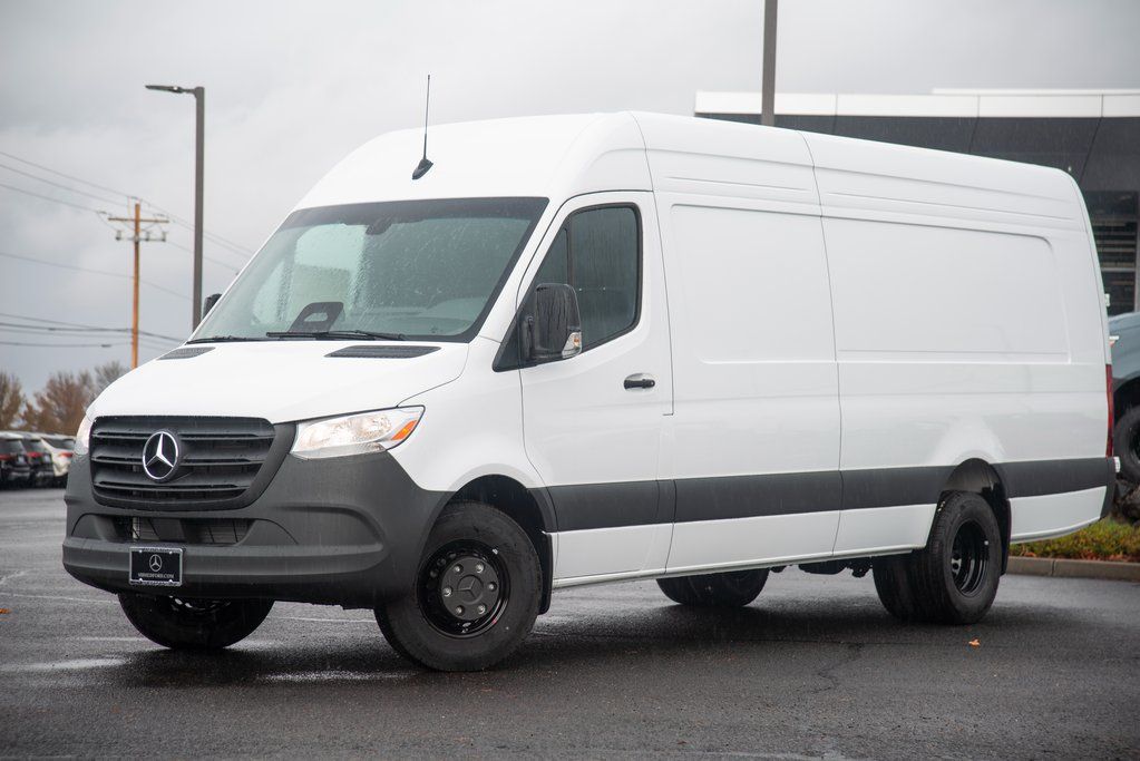 2025 Mercedes-Benz Sprinter Cargo Van Base's photo