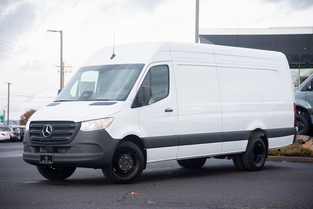 2025 Mercedes-Benz Sprinter Cargo Van Base's photo