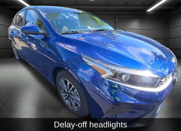 2023 Kia Forte LXS photo 3