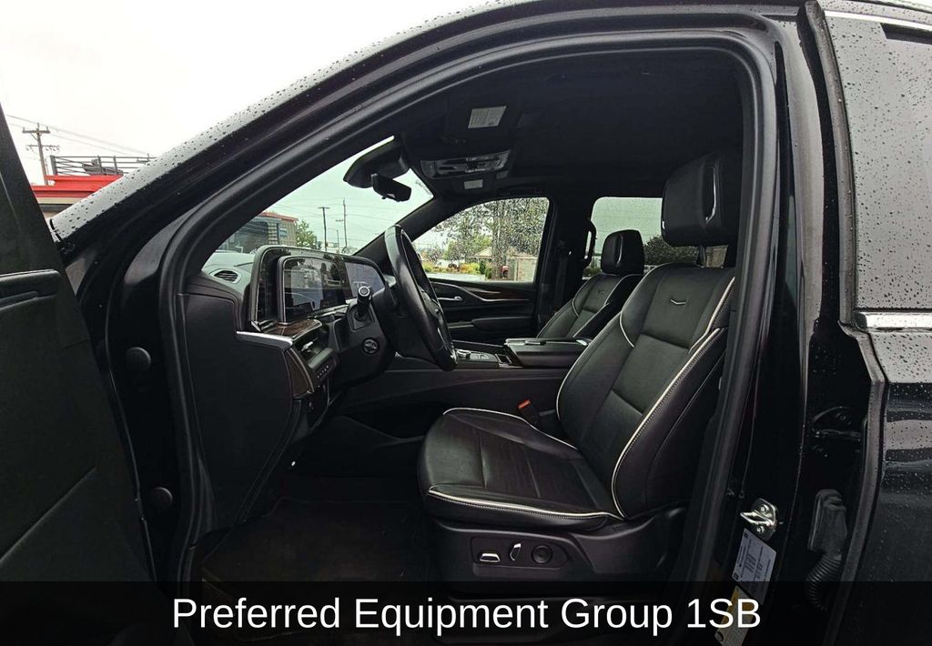 2023 Cadillac Escalade ESV Premium Luxury photo 3