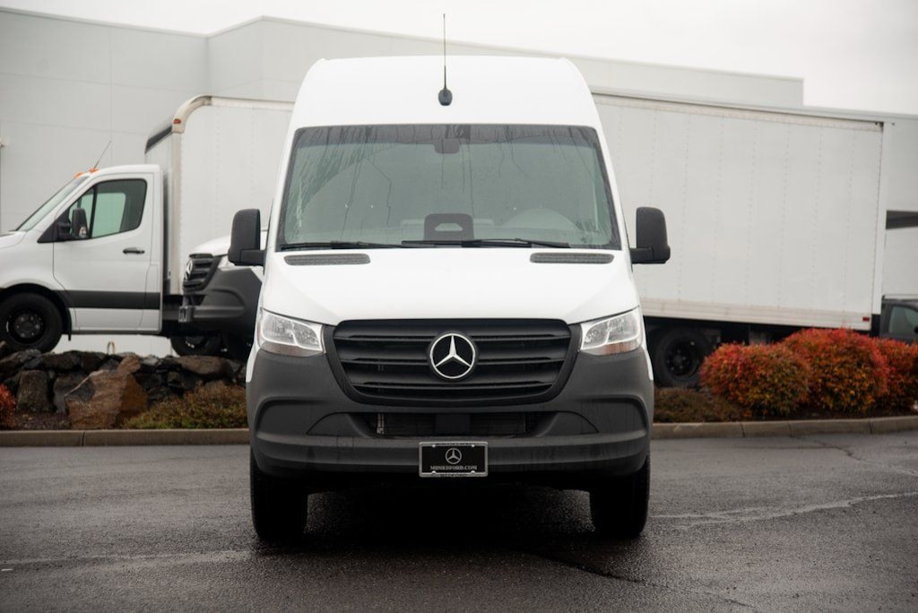 New 2025 Mercedes-Benz Sprinter 2500 Standard Roof 4-Cyl Diesel HO Van Cargo Van