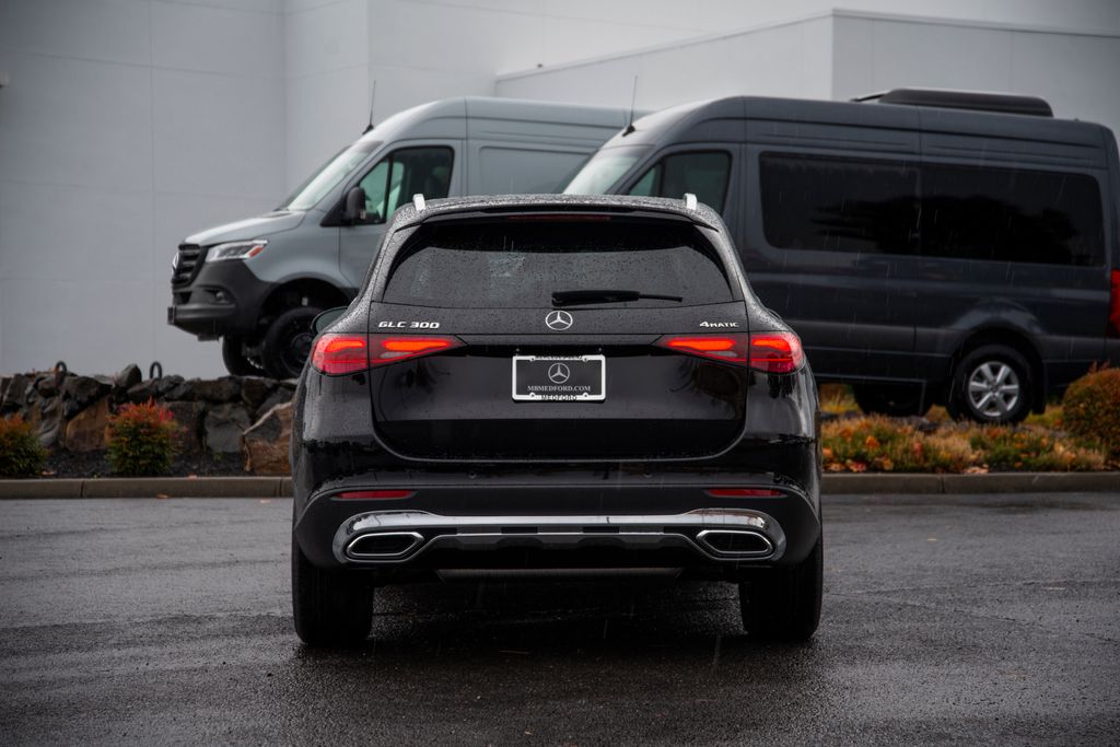 2026 Mercedes Benz GLC 300 4MATIC photo 3