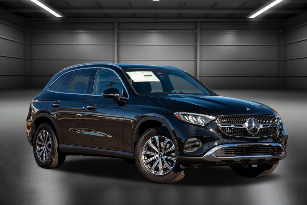 2026 Mercedes Benz GLC 300 4MATIC photo 2