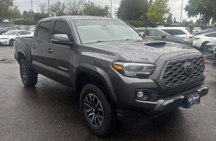 2023 Toyota Tacoma TRD Sport photo 3