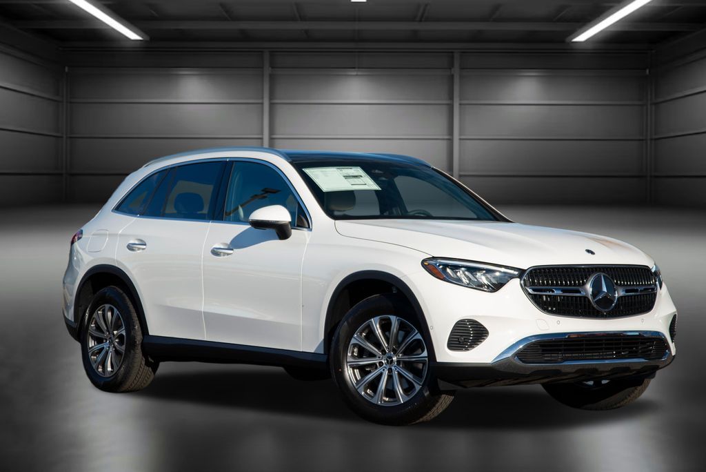 2026 Mercedes Benz GLC 300 4MATIC photo 3