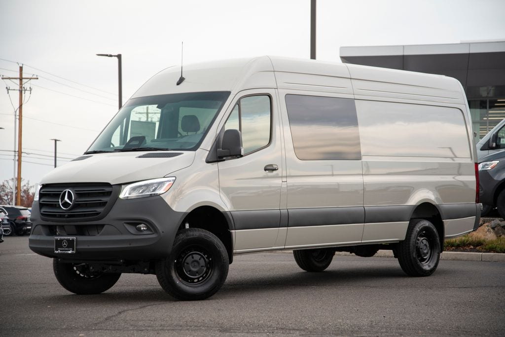 2025 Mercedes-Benz Sprinter 2500 Van Crew Van 