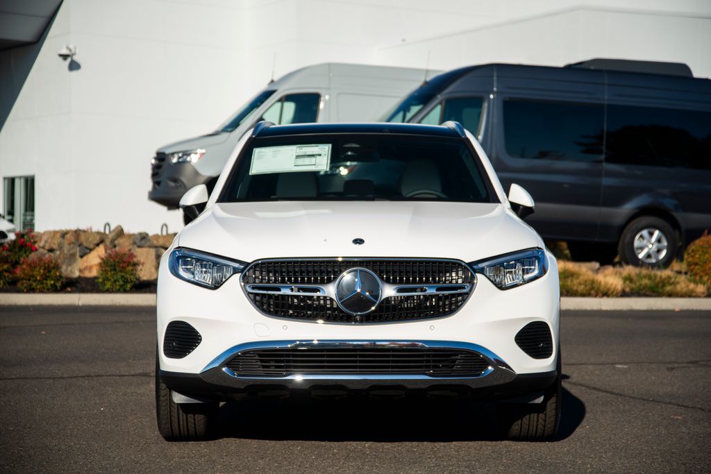 2026 Mercedes Benz GLC 300 4MATIC photo 2
