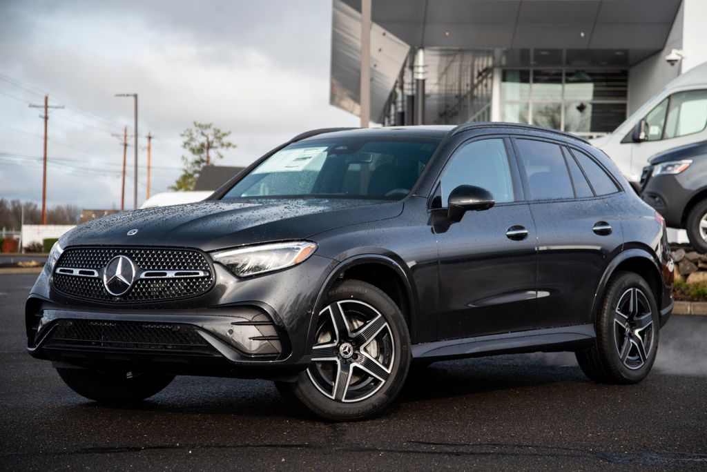 2026 Mercedes-Benz GLC Base's photo