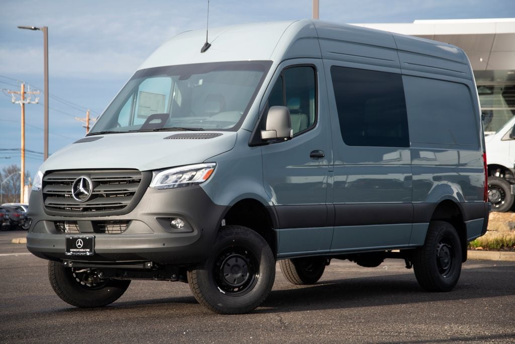 2026 Mercedes-Benz Sprinter Cargo Van Base's photo